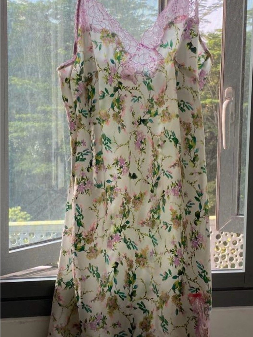 Victoria's Secret Ivory Floral Satin Slip with Pink Lace Trim 2000s Vintage M